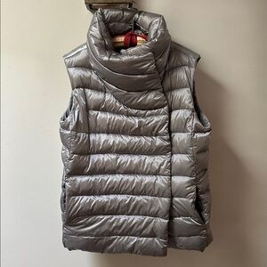 Lauren Ralph Lauren Vest Womens Silver Gray 90% Down Asymmetrical Snap Puffer